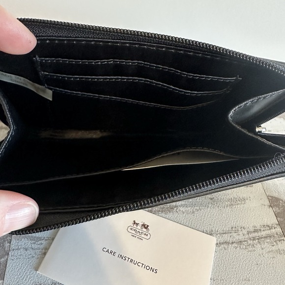 Coach Wallet‎ Wristlet Black Faux Paddle Leather 6" Zip Around - Picture 7 of 12